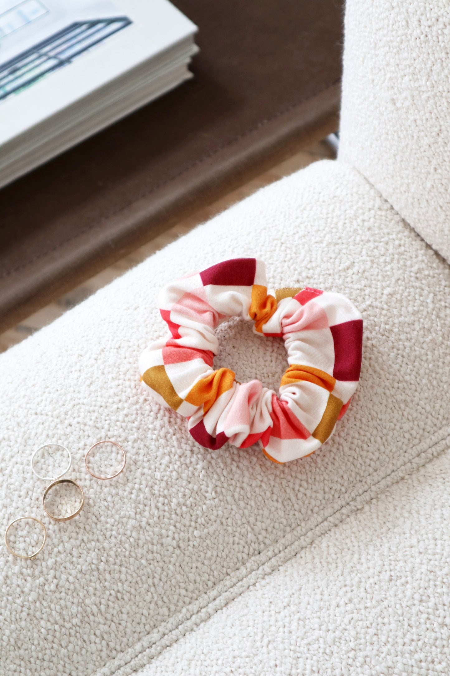 Hair Scrunchie - Retro Grid
