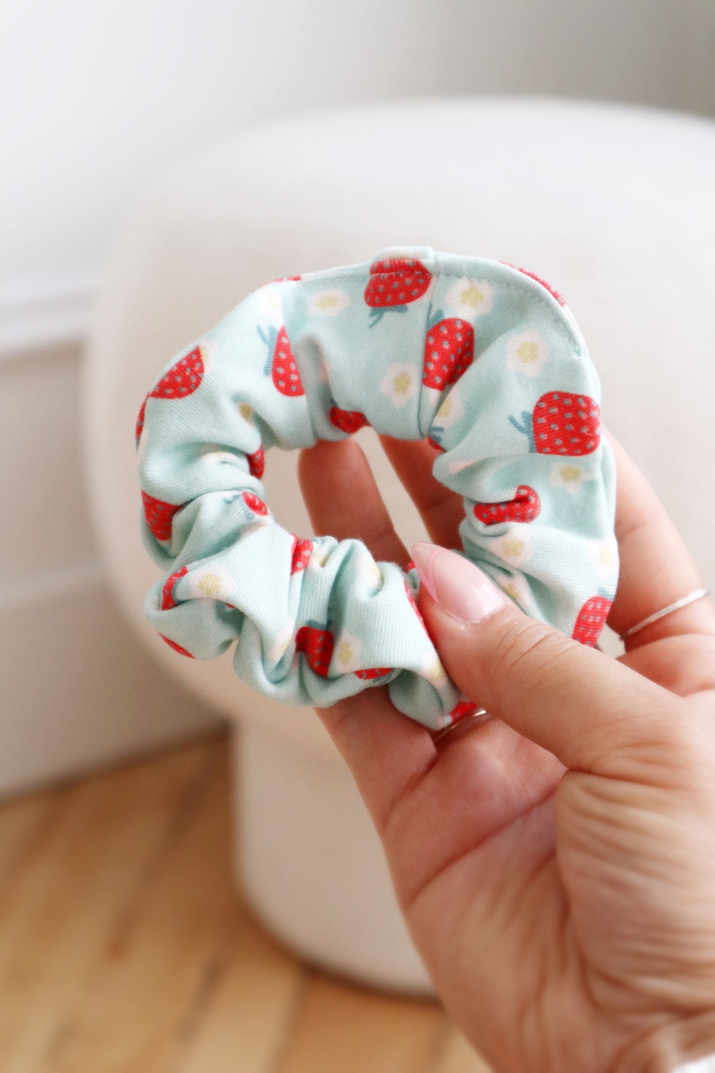 Hair Scrunchie - Strawberry Daisies