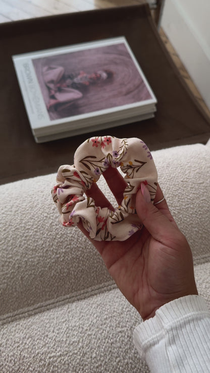 Hair Scrunchie - Cream Bouquets